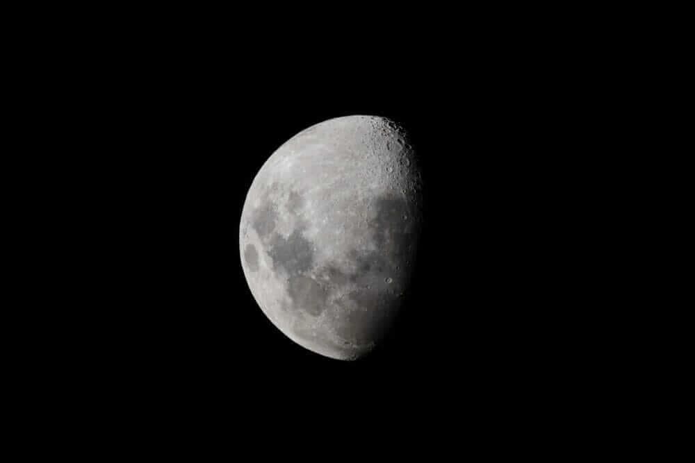 photo of half quarter moon